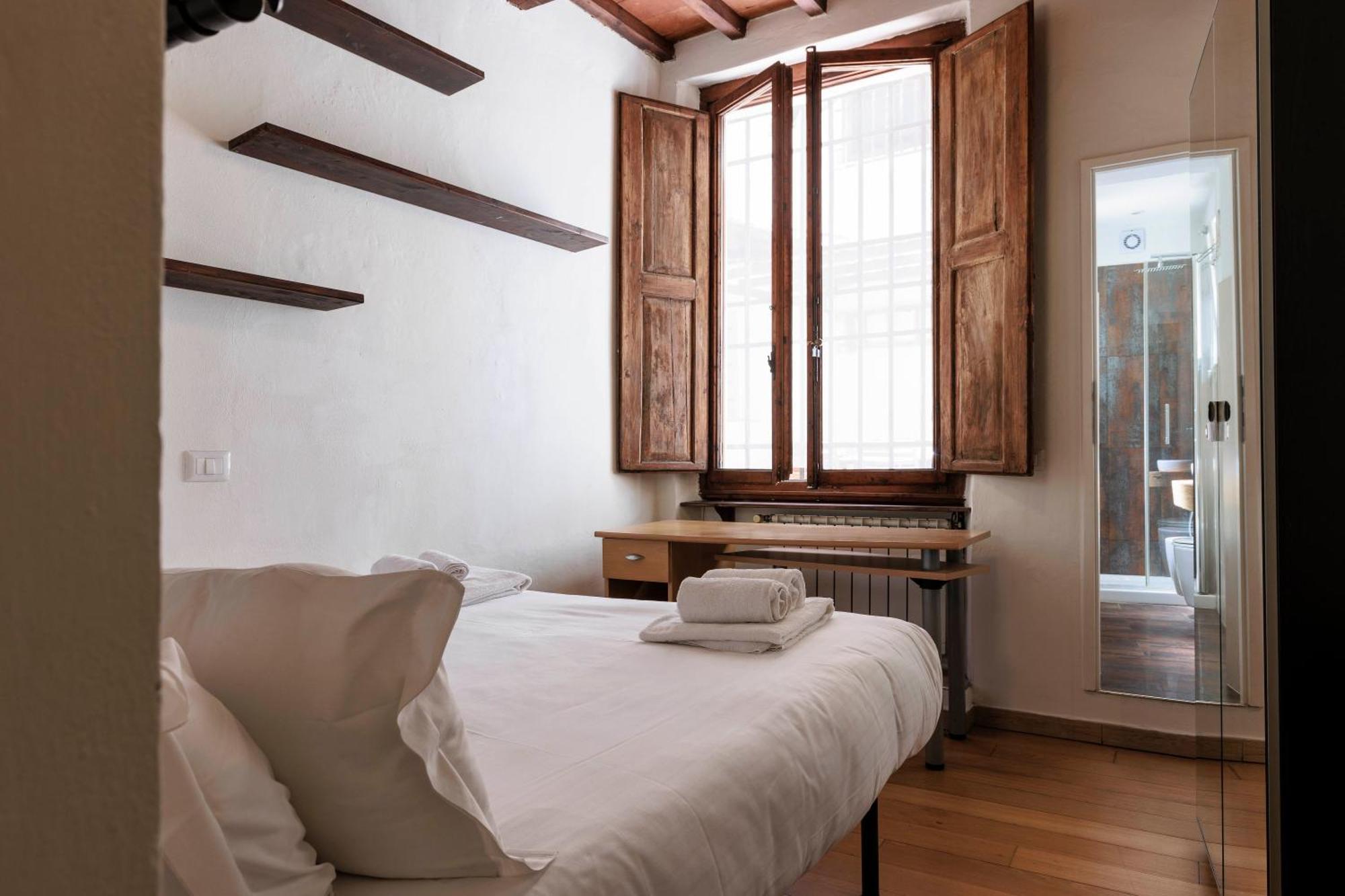 Santa Maria Novella Elegant Apartment Florence Exterior photo